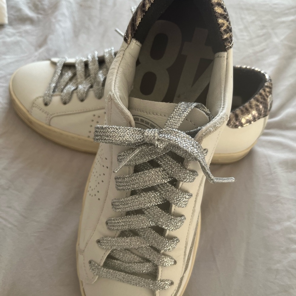 P448 White and Silver Sneakers with Minimalist Design and Light Rubber Sole
